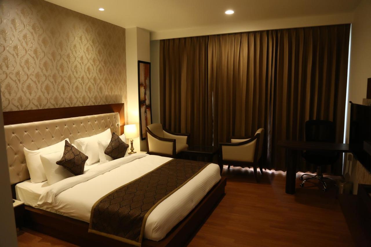 Hotel Imperia Suites جالاندار المظهر الخارجي الصورة