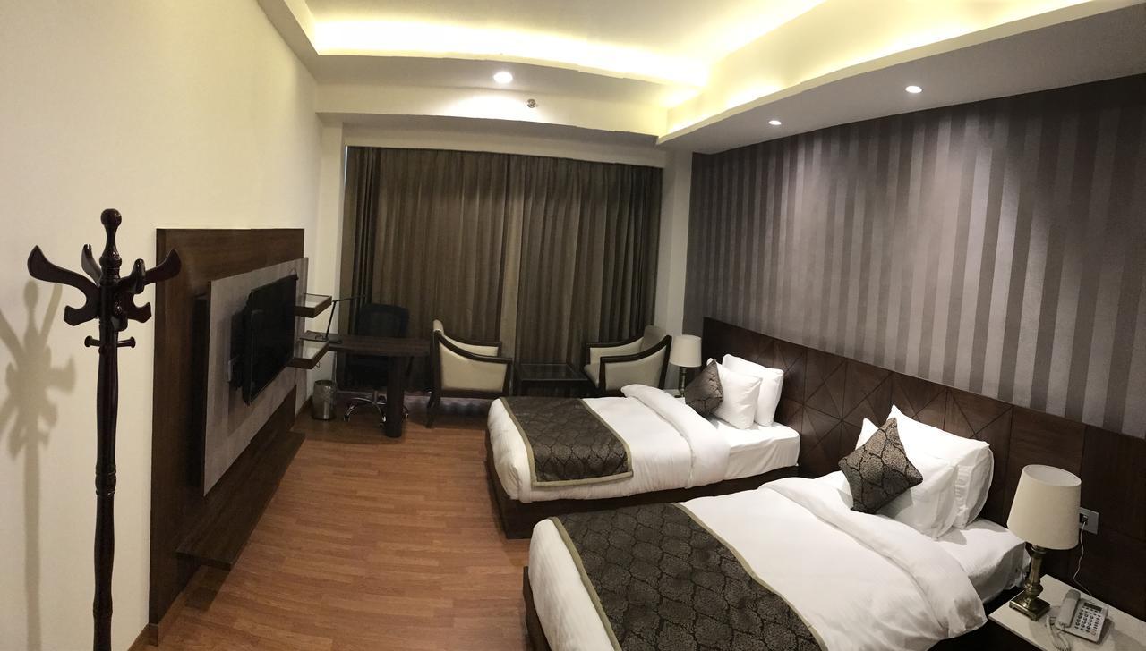 Hotel Imperia Suites جالاندار المظهر الخارجي الصورة