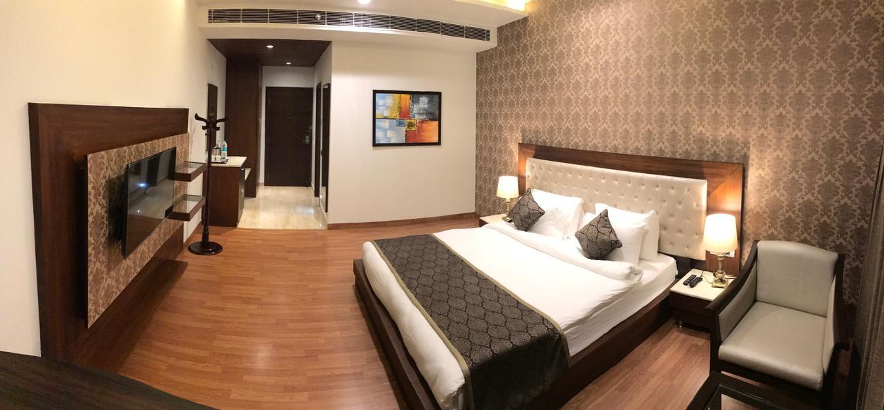 Hotel Imperia Suites جالاندار المظهر الخارجي الصورة
