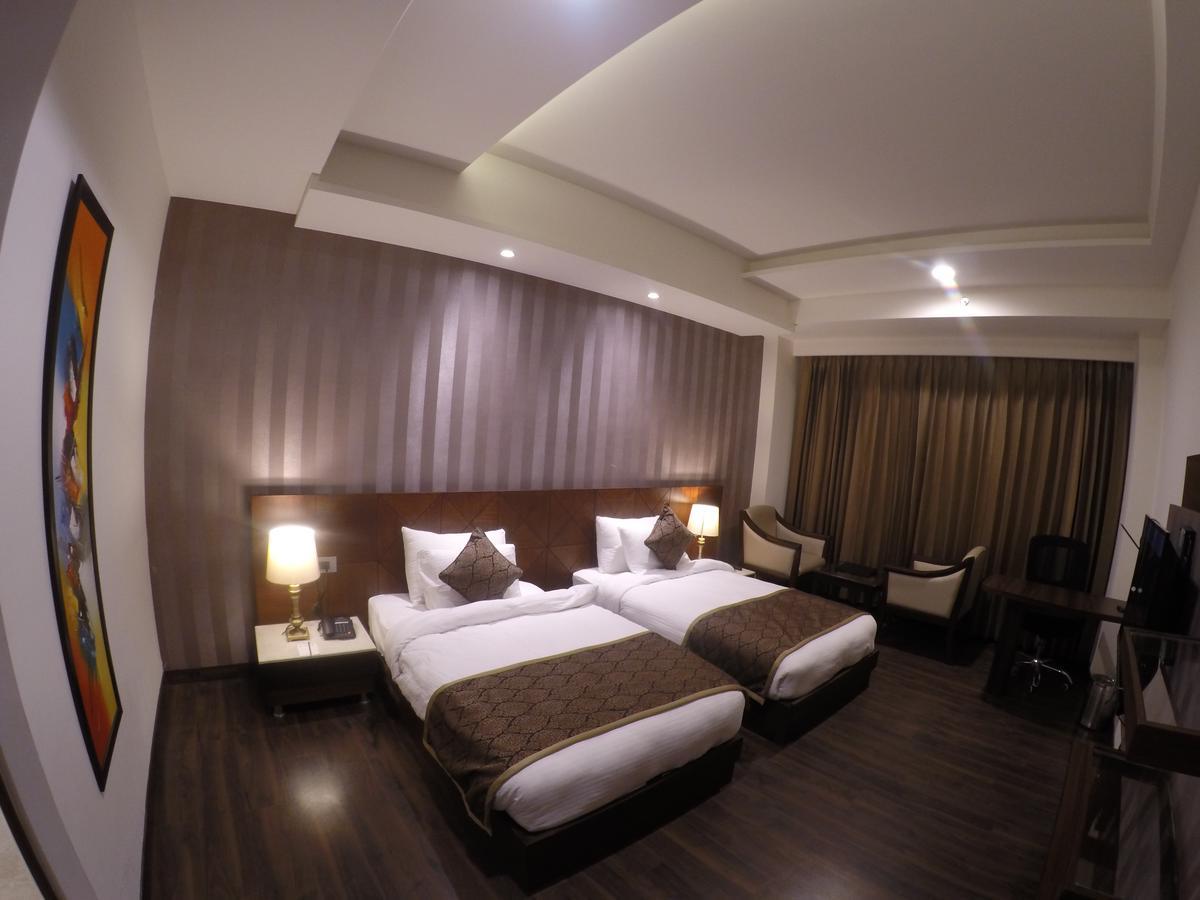 Hotel Imperia Suites جالاندار المظهر الخارجي الصورة